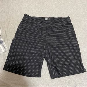 HILARY RADLEY HIGH-WAISTED BLACK AND WHITE MID-LENGTH SHORTS SIZE US 12